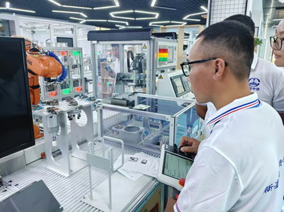 齐风鲁韵·技行中国 汉语桥团组深入智能制造先进技术培训，聚焦智能控制系统集成